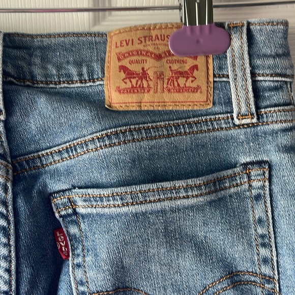 Levi’s - Picture 6 of 6